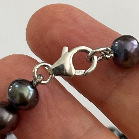 Peacock grey freshwater pearl bead necklace - Picture 7 of 7